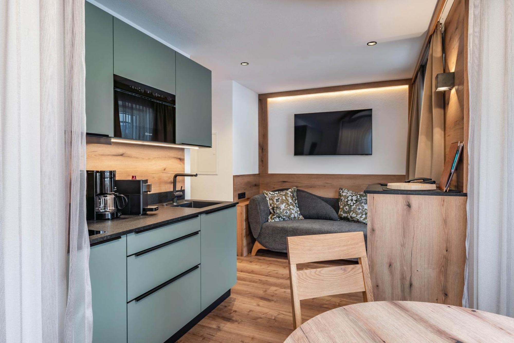 מאיירהופן Montana Apartments מראה חיצוני תמונה