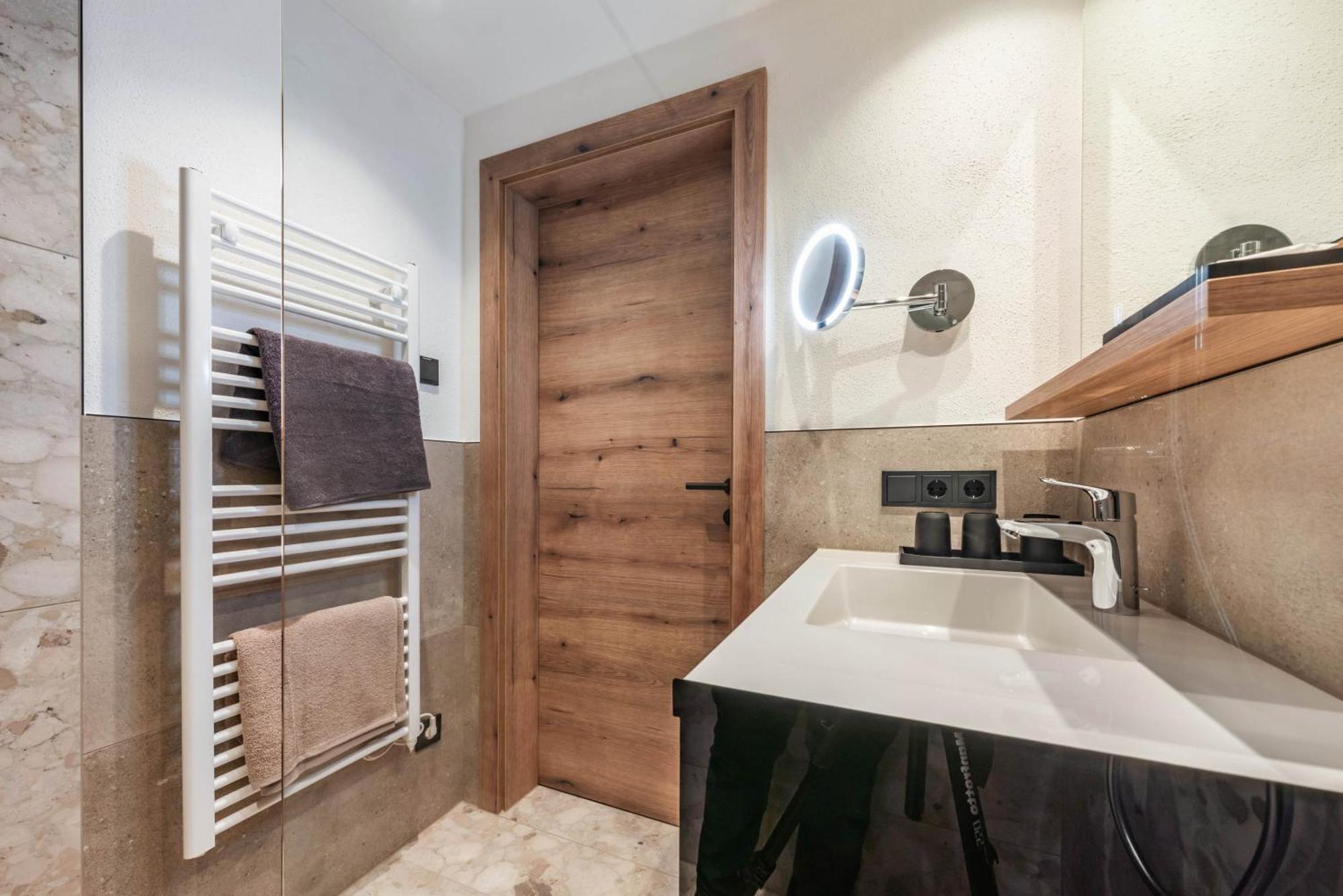 מאיירהופן Montana Apartments מראה חיצוני תמונה