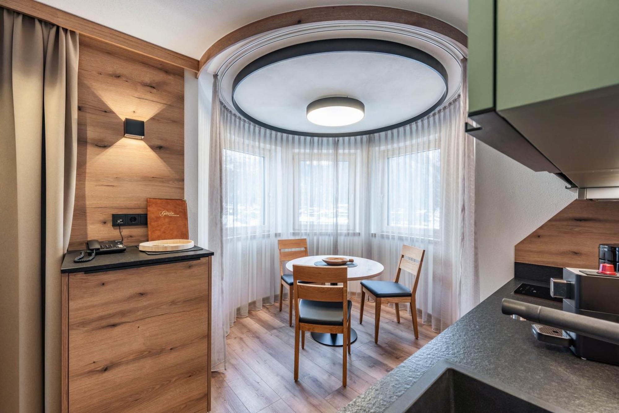 מאיירהופן Montana Apartments מראה חיצוני תמונה