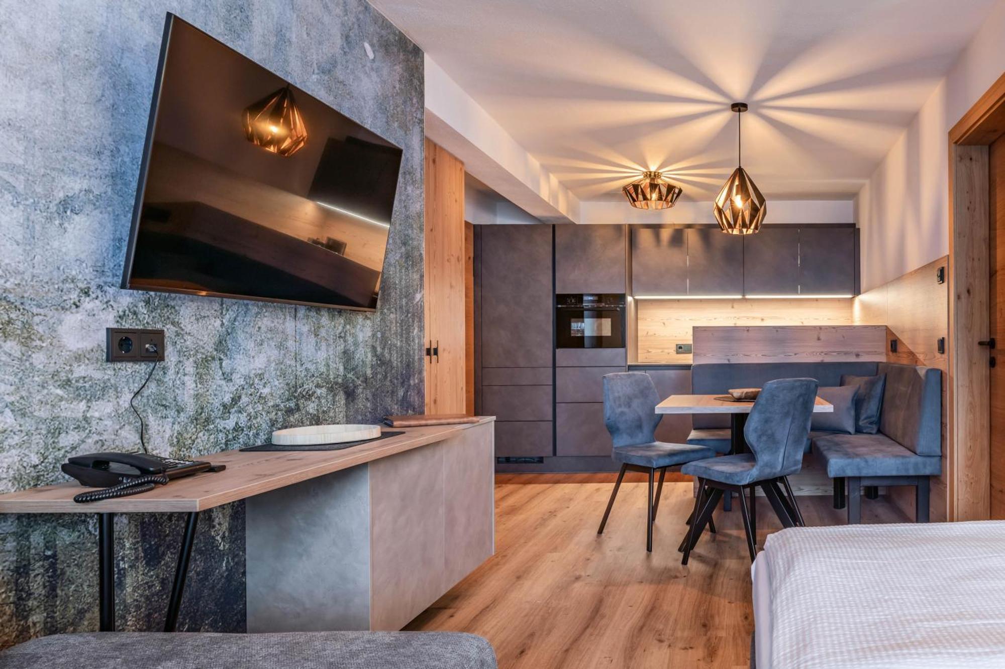 מאיירהופן Montana Apartments מראה חיצוני תמונה