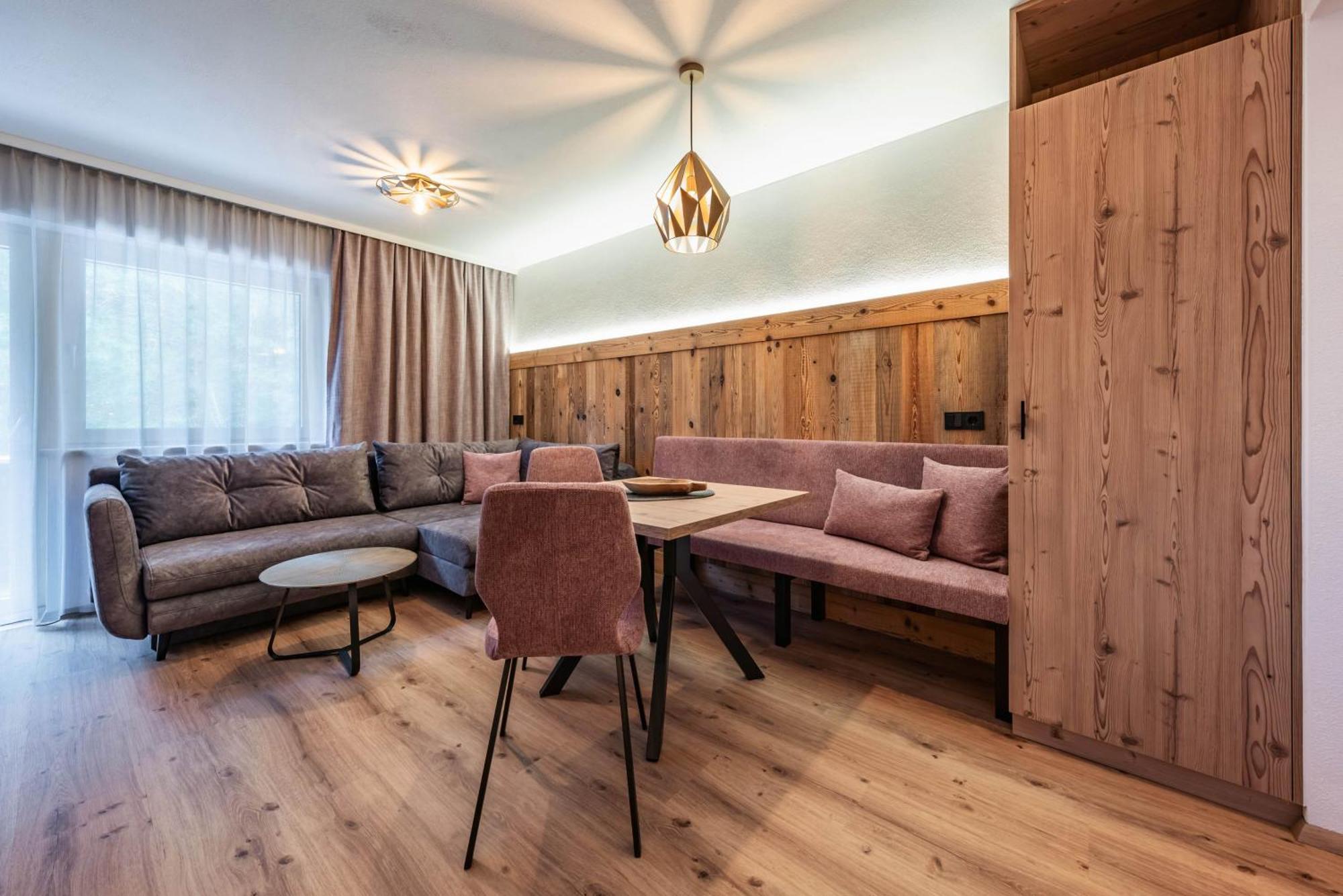 מאיירהופן Montana Apartments מראה חיצוני תמונה
