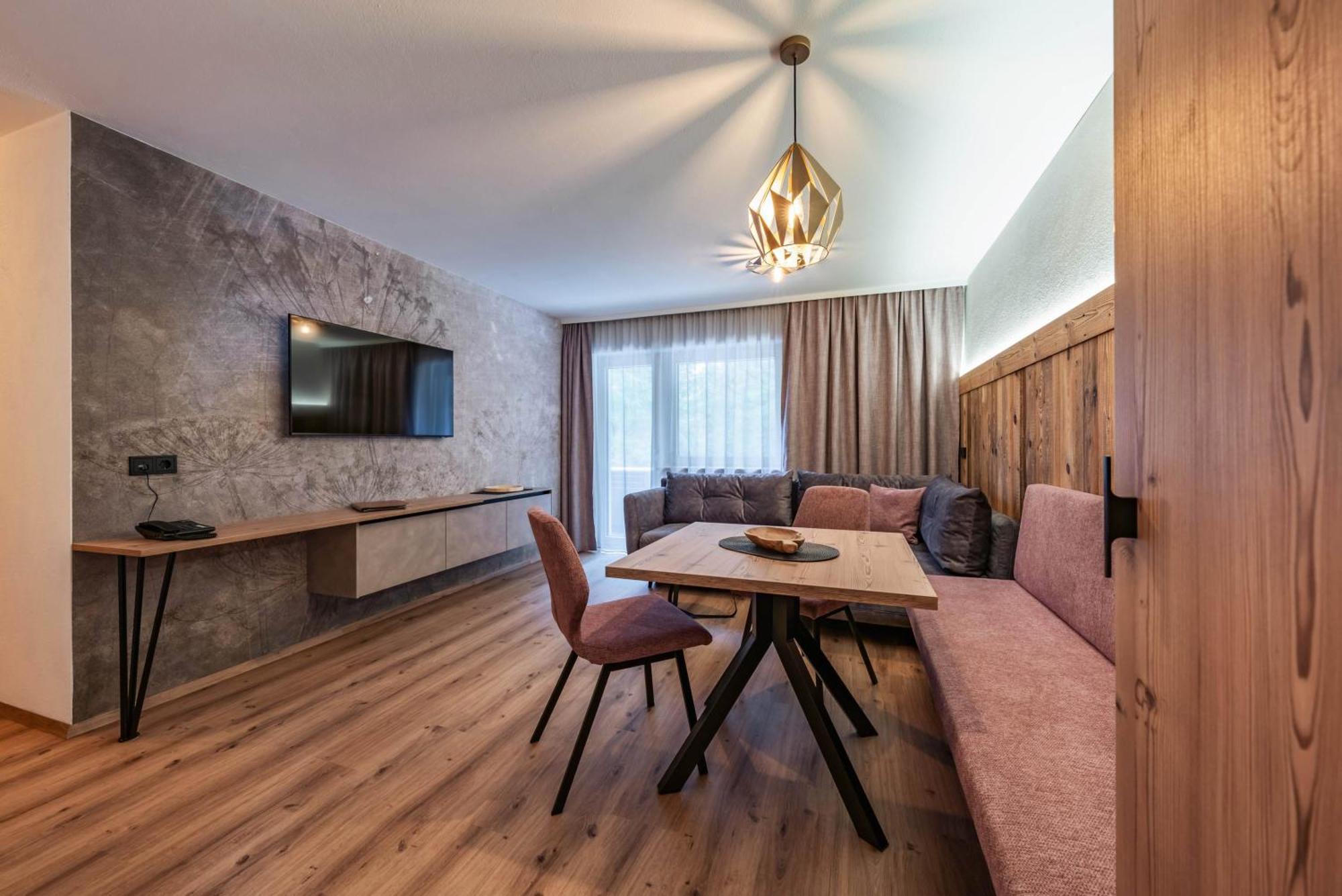 מאיירהופן Montana Apartments מראה חיצוני תמונה