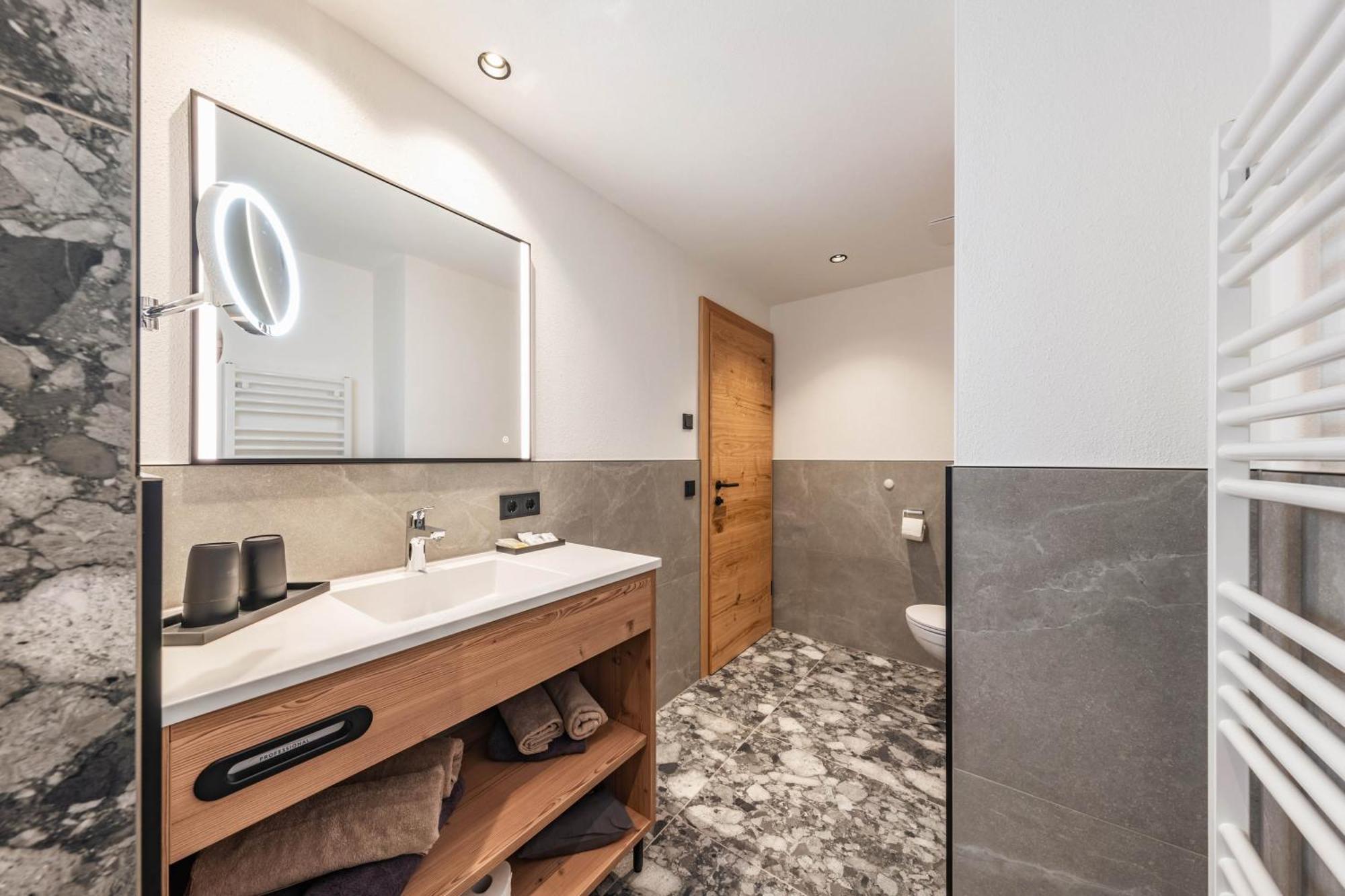 מאיירהופן Montana Apartments מראה חיצוני תמונה